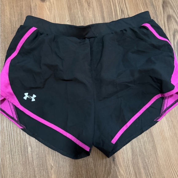 Under Armour Athletic Shorts Womens M Loose Fit Heatgear Black Green Running - Picture 1 of 2
